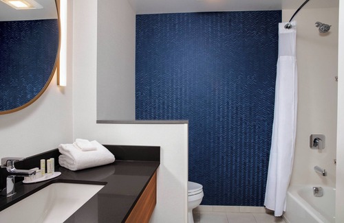Quentin Hôtel | Fairfield Inn & Suites by Marriott Lebanon near Expo Center