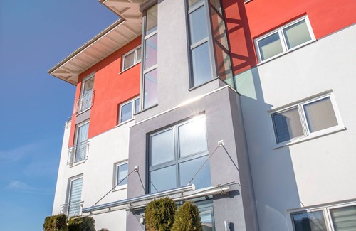 Huefingen Appartement | FAIRflats - Cozy apartment with kitchen, balcony, parking and elevator