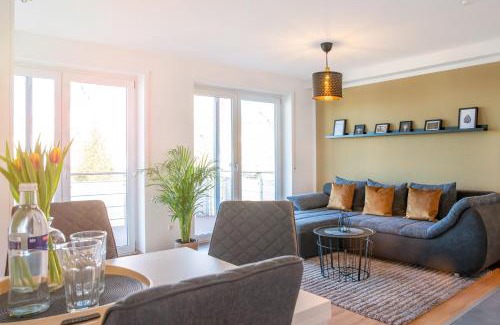 Huefingen Appartement | FAIRflats: Küche, Balkon, Arbeitsplatz, Aufzug