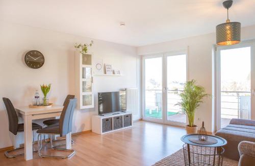 Huefingen Appartement | FAIRflats: Küche, Balkon, Arbeitsplatz, Aufzug