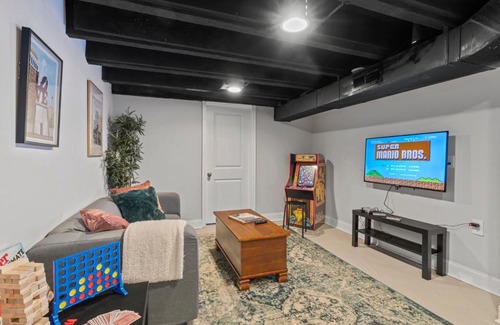 Fairmount Maison | Fairmount Big Backyard Kid Friendly Game House