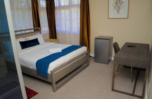 Goodwood Cabine | FAIRSTAY LODGE- SELF CATERING ACCOMMODATION IN PAROW CAPE TOWN