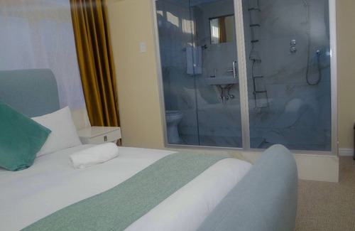 Goodwood Cabine | FAIRSTAY LODGE- SELF CATERING ACCOMMODATION IN PAROW CAPE TOWN