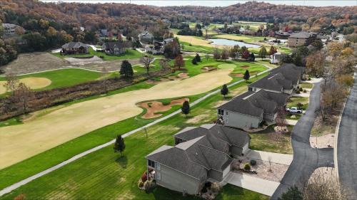 Camdenton Villa | Fairway to Heaven in Old Kinderhook - Villa on 14th Fairway of Golf Course