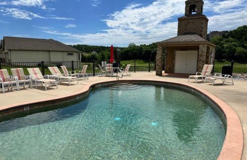 Camdenton Villa | Fairway to Heaven in Old Kinderhook - Villa on 14th Fairway of Golf Course