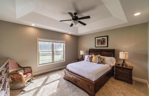 Camdenton Villa | Fairway to Heaven in Old Kinderhook - Villa on 14th Fairway of Golf Course