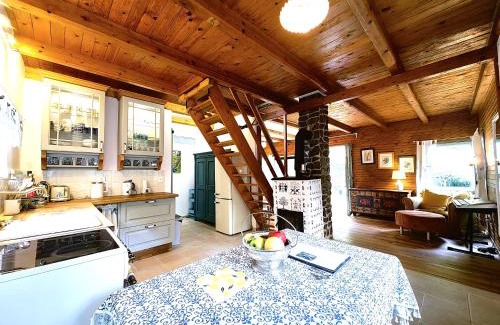 Brezova-Olesko Maison | fairy tale cottage on water stream, 30 minutes from South Prague