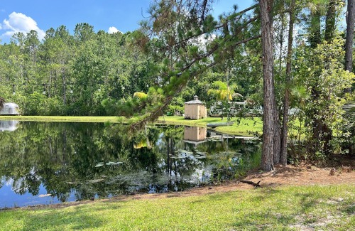 Watersong Maison | FAIRY TALE ESCAPE W/PRIVATE LAKE & FIRE PIT