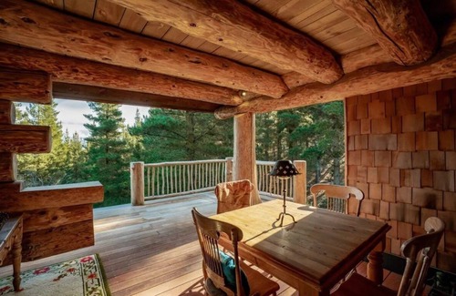Alexandra Cabine | Fairytale Log Cabin with Hot Tub at Homewood Forest Retreat