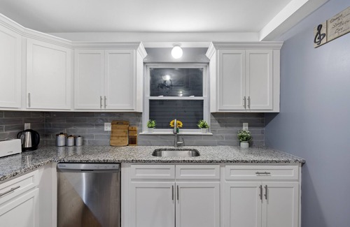 Newark Copropriété | FaithInn- 3 Bed 2 Bath EWR/PENN