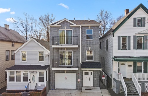 Newark Copropriété | FaithInn- 3 Bed 2 Bath EWR/PENN