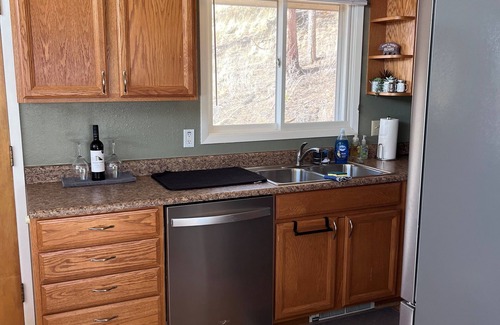 Denver Cabine | Falcon Ridge Chalet-Woodland Park: WiFi & Views, Deck and Views of Pikes Peak
