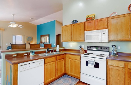 Tucson Estates Maison | Falcon View | Mtn-view house near Saguaro National Park with office, patio, W/D