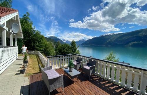 Stryn Maison | Faleide Panorama
