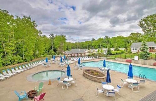 Ogunquit - Wells Maison | Fall Cottage that Sleeps 6 with 2 Bedrooms Sun Room Jaccuzi 1 Mile to Beach!