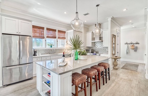 Village of Sugar Beach Maison | Summer Dates Available! Seagrove Beach Cottage! 2 Blocks from Beach Access! Community Pool!
