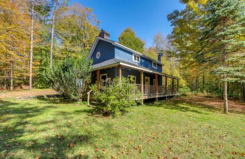 Remsen Maison | Fall Festival Retreat Cabin with Deck and Yard!