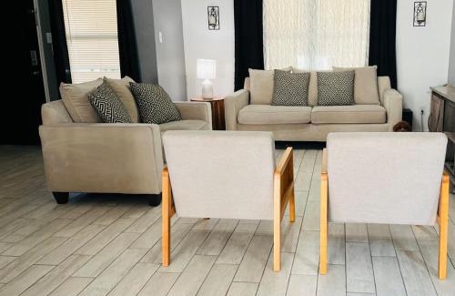 Rosenberg Maison | Fall Getaway- spacious, pet friendly & event ready