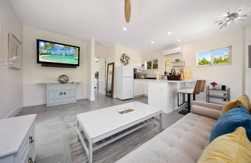 Lake Ida Shores Cottage | Mid Century Modern Cottage à Delray Beach