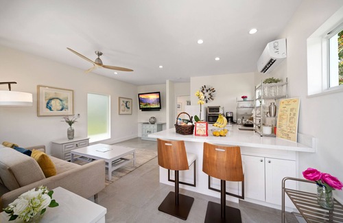 Lake Ida Shores Cottage | Mid Century Modern Cottage à Delray Beach