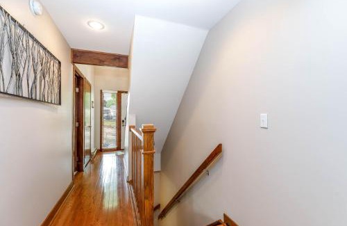 The Galena Territory Maison | Fall Specials! Cozy King Beds, Pool Access, Galena Territory Amenities, Fireplace, Great Location in Galena Territory on Lake Galena
