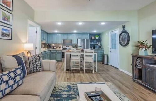 Trenton Maison | Pool & Luxury Hot Tub with Mountain Views, King Bed, Minutes to Chattanooga
