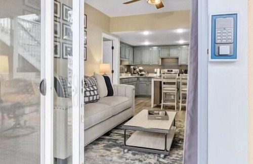 Trenton Maison | Pool & Luxury Hot Tub with Mountain Views, King Bed, Minutes to Chattanooga