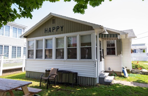 Wells Beach Cottage | NOW RENTING FOR 2025 SEASON! Steps to the beach in Wells, perfect for families!