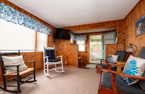 Wells Beach Cottage | NOW RENTING FOR 2025 SEASON! Steps to the beach in Wells, perfect for families!