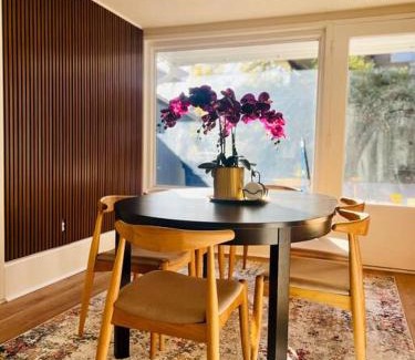 West Falls Church Maison | FallsChurch, Tysons Corner, Dulles airport, DC