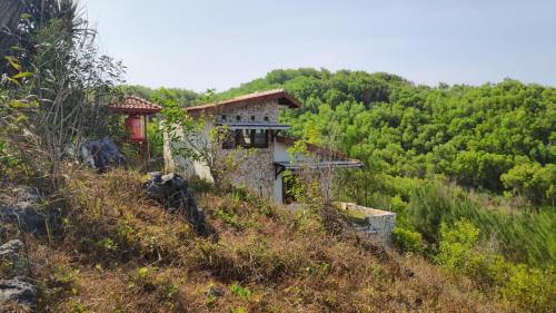 Wonosari Villa | Fam Sugiono Cottage - Studio House