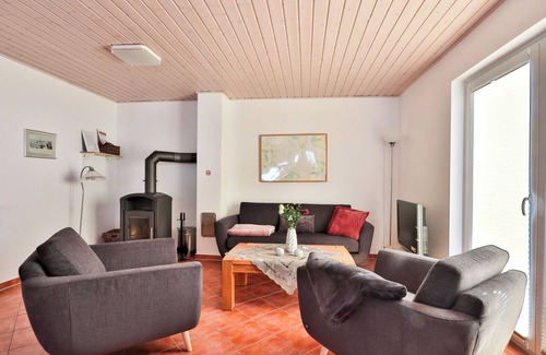 Nienhagen Maison | Familienfreundliches Ferienhaus im Ostseebad Nienhagen - Urlaub in Ruhiger Umgebung mit Platz für 6 Personen + Baby , Sauna und Kaminofen