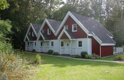 Bad Saarow Maison | Familienhaus am Wald im Schlosspark Bad Saarow, 264m², 12+4 Pers, Sauna, Kamin