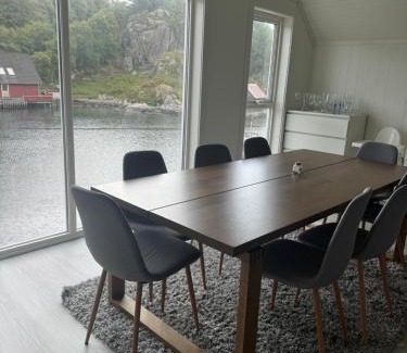 Rolvsnes Maison | Familierorbu på Bømlo, Family rorbu on Bømlo