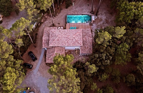 Saint-Vincent-de-Barbeyrargues Villa | Maison familiale avec grande piscine proche Montpellier.