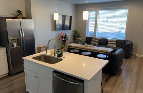 Vancouver Maison | Family and busines friendly.