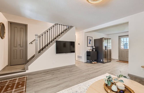South Westminster Maison | Family and Dog Friendly - Game Room - Central Location Between Denver & Boulder