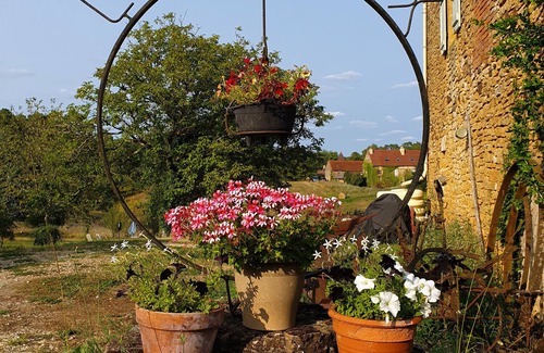 Frayssinet-le-Gelat Maison | Retraite rurale de 3 chambres pour familles et animaux domestiques près de la rivière Lot et des vignobles