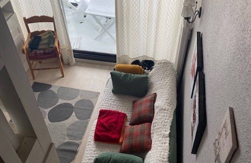 Arette Appartement | Family apartment for 6, direct slope access, balcony, parking, elevator