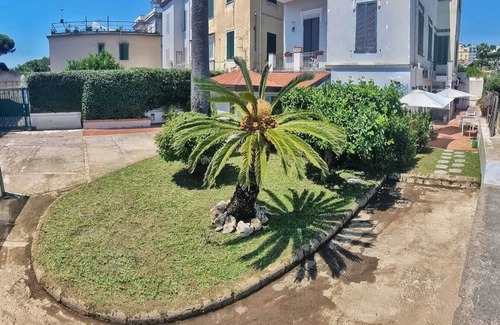 Posillipo Appartement | family apartment in the tranquility of Posillipo, a stone's throw from the sea