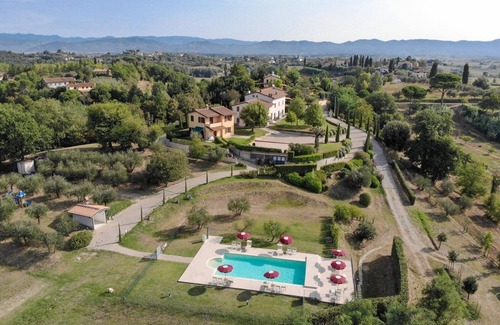 Fucecchio Appartement | Family Apartment With Pool, Garden and Bbq, Easy Access From Ryan Pisa Airport