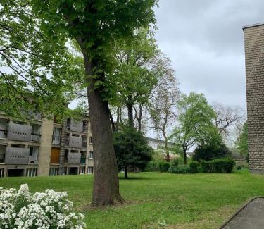 Sevres Appartement | Family apartment with parking Metro line 9