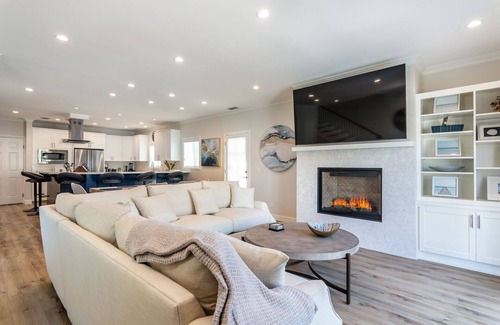 Naples Maison | Family Beach House | 400ft to Beach, Parking, BBQ
