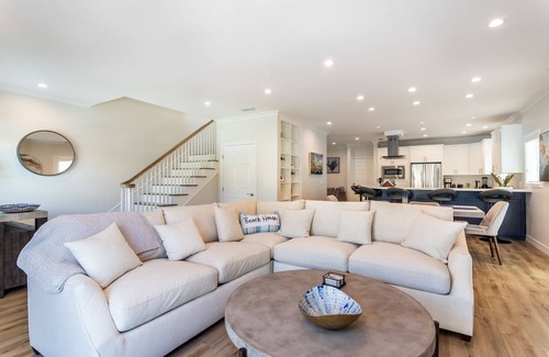 Naples Maison | Family Beach House | 400ft to Beach, Parking, BBQ