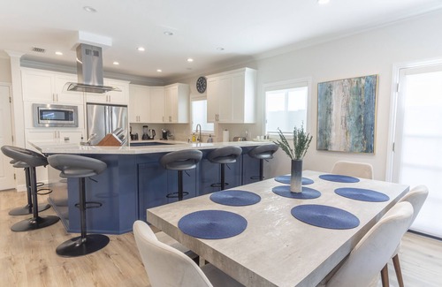 Naples Maison | Family Beach House | 400ft to Beach, Parking, BBQ