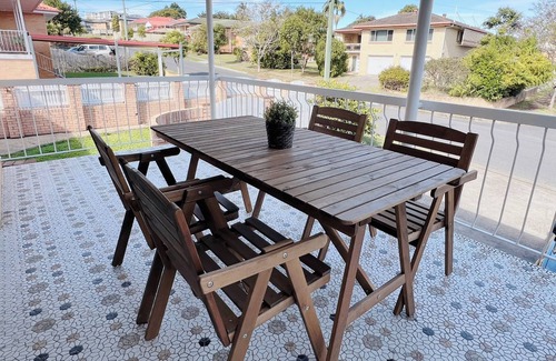Upper Mount Gravatt Cottage | Family Cottage Near Westfield