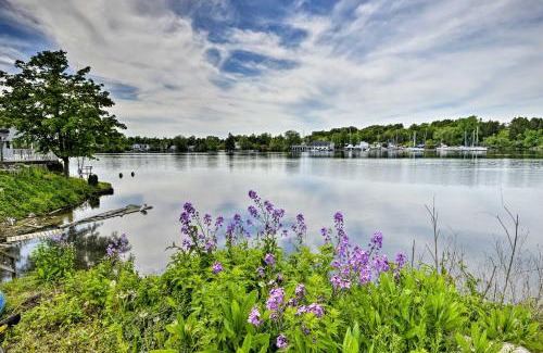 Chaumont Maison | Family Cottage on Chaumont Bay, Walk to Downtown