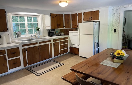 North Windham Autre | Family & dog friendly historic 4BR farmhouse near Sebago Lake w/ boat launch!
