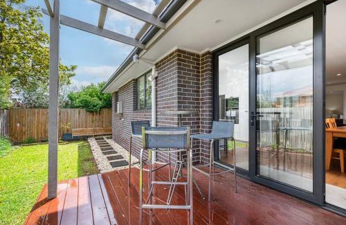 Oakleigh East Maison | Family Fairyland 4 BRM 3 BATH near Chadstone SC