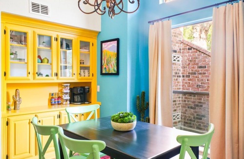 Vance Jackson Maison | Family Fiesta! Pool, Spa, Arcade, Mini Golf, Slide, Bowling + Games